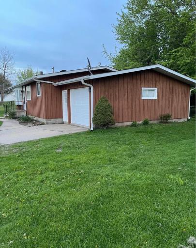 322 W Prairie Avenue, Mabel, MN 55954