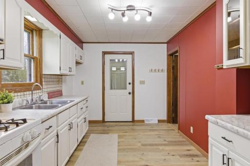 4781 Cedar Island Dr, Eveleth, MN 55734
