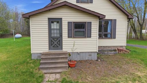 4781 Cedar Island Dr, Eveleth, MN 55734