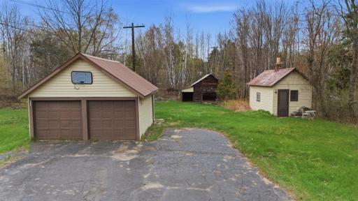 4781 Cedar Island Dr, Eveleth, MN 55734