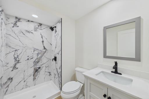 10460 Buckingham Drive, Eden Prairie, MN 55347
