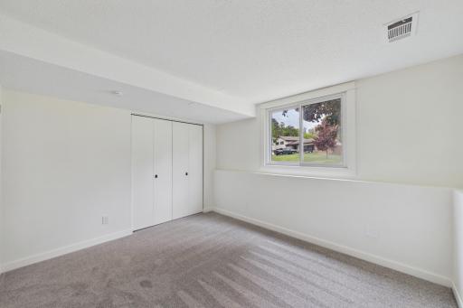10460 Buckingham Drive, Eden Prairie, MN 55347
