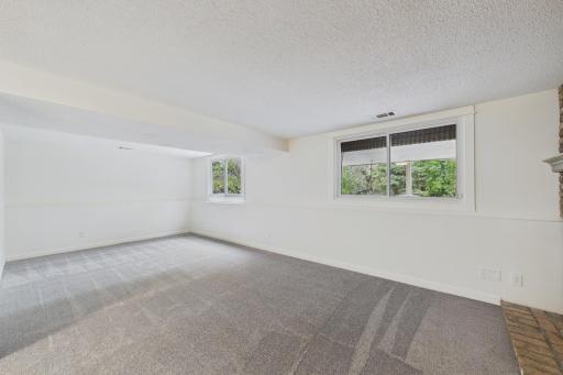 10460 Buckingham Drive, Eden Prairie, MN 55347
