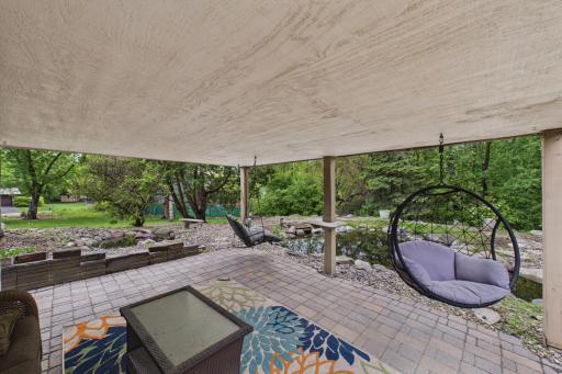 10460 Buckingham Drive, Eden Prairie, MN 55347