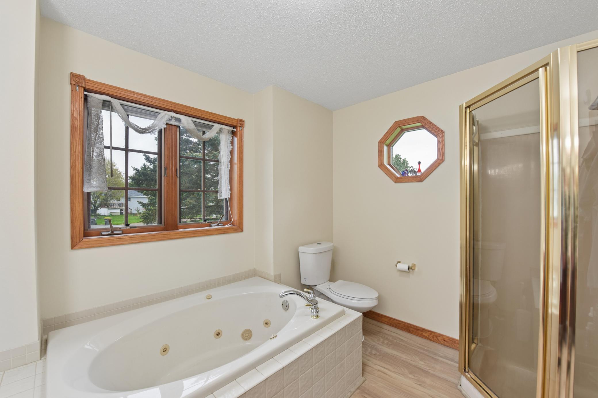 owners suite bath
