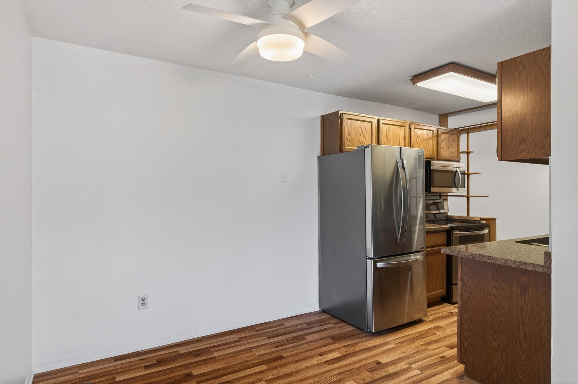 09_12826_Nicollet_Ave_1029_mls.jpg