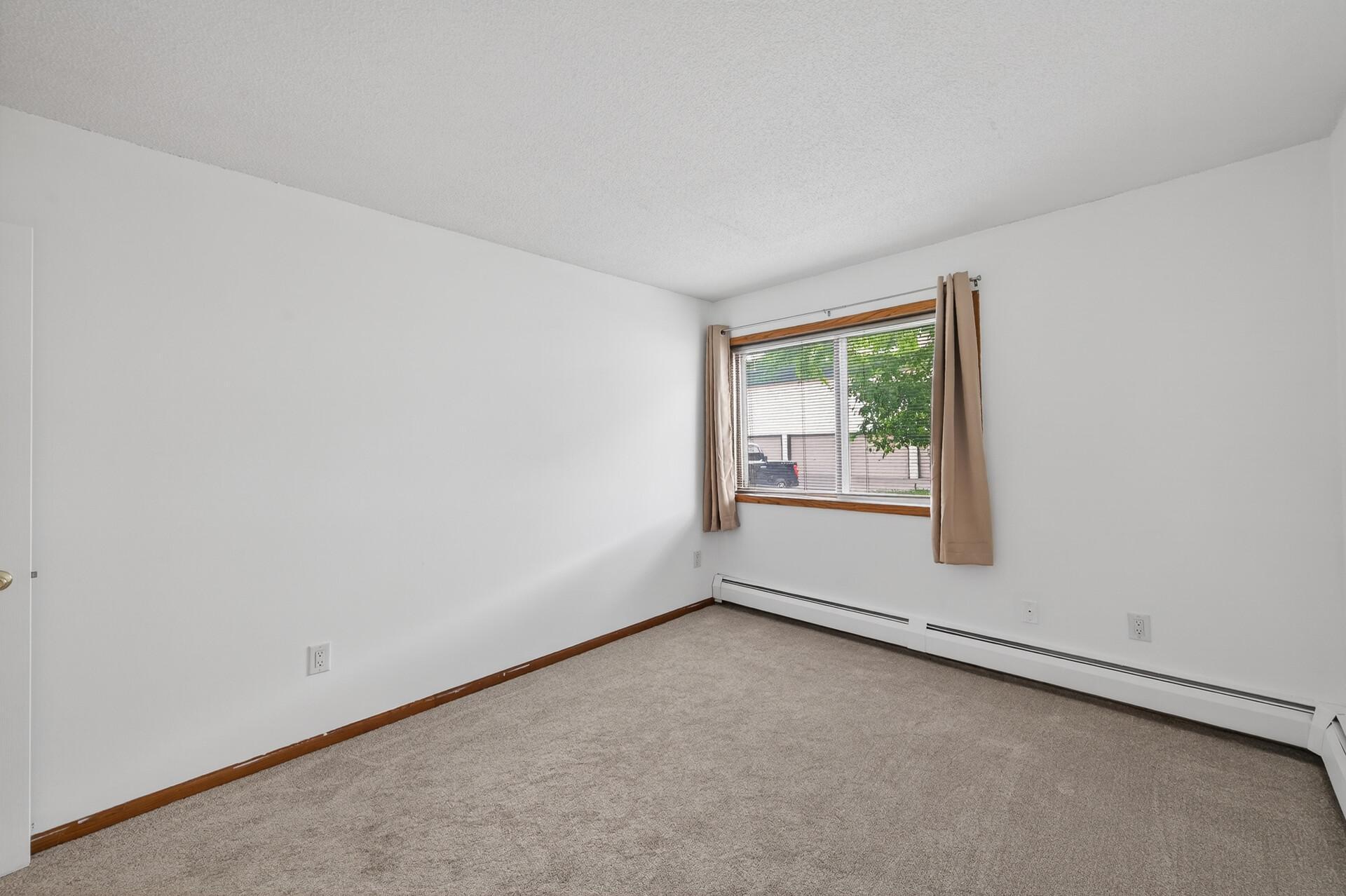 16_12826_Nicollet_Ave_10216_mls.jpg