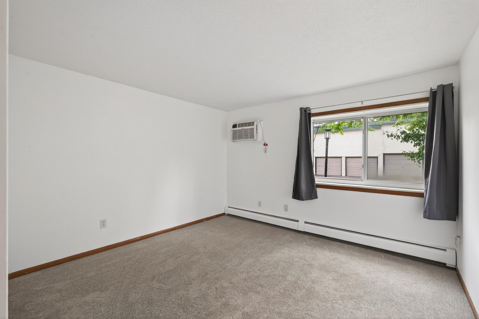 18_12826_Nicollet_Ave_10218_mls.jpg