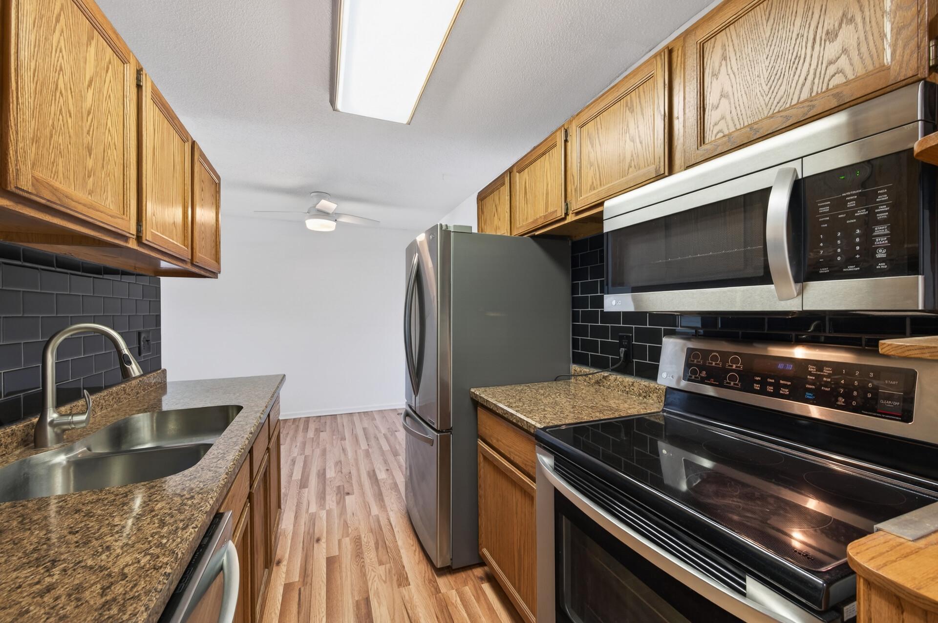07_12826_Nicollet_Ave_1027_mls.jpg