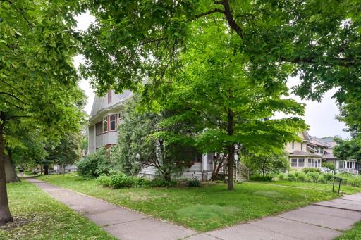 1854 Laurel Avenue, Saint Paul, MN 55104