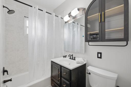 1854 Laurel Avenue, Saint Paul, MN 55104