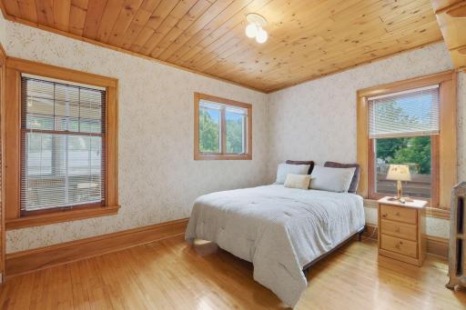 1854 Laurel Avenue, Saint Paul, MN 55104