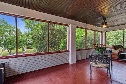 1854 Laurel Avenue, Saint Paul, MN 55104