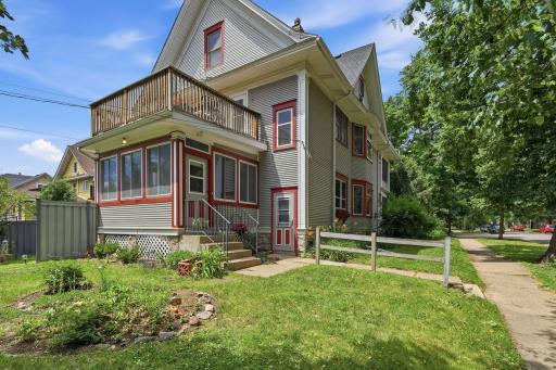1854 Laurel Avenue, Saint Paul, MN 55104