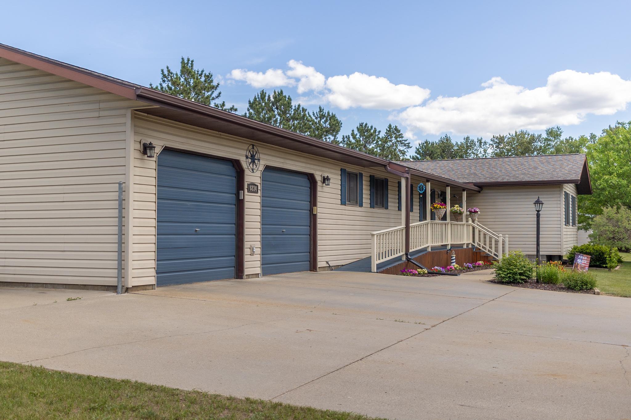 Dickinson Drive - 6834-9.jpg