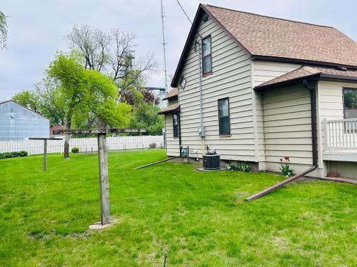 106 3rd Avenue W, Raymond, MN 56282