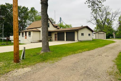 106 3rd Avenue W, Raymond, MN 56282