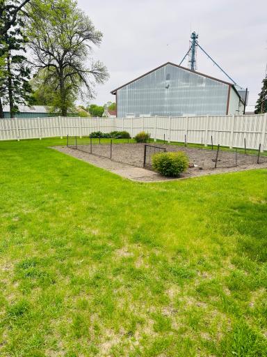 106 3rd Avenue W, Raymond, MN 56282