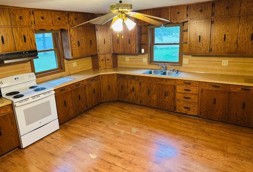 106 3rd Avenue W, Raymond, MN 56282