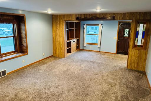 106 3rd Avenue W, Raymond, MN 56282