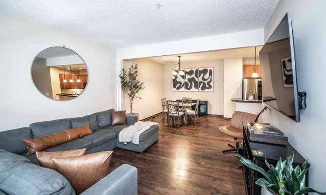 009-007-Living Room-666x400.jpg