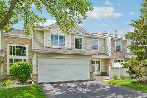 2744 Wagon Wheel Trail, Chaska, MN 55318