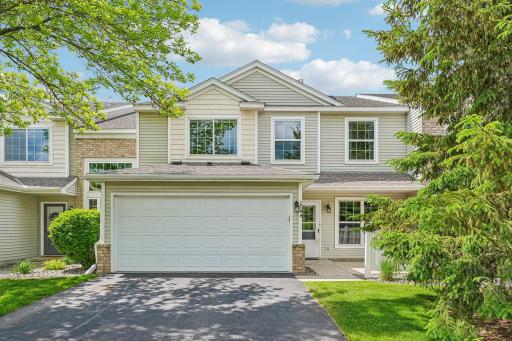 Welcome to 2744 Wagon Wheel Trail in Chaska!