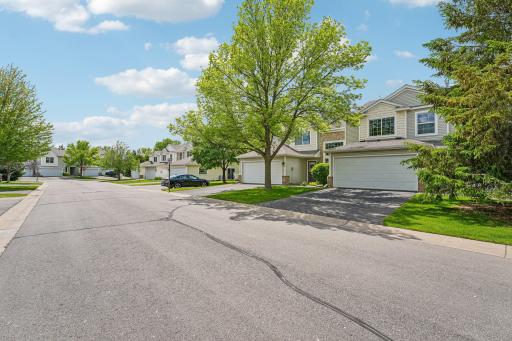 2744 Wagon Wheel Trail, Chaska, MN 55318