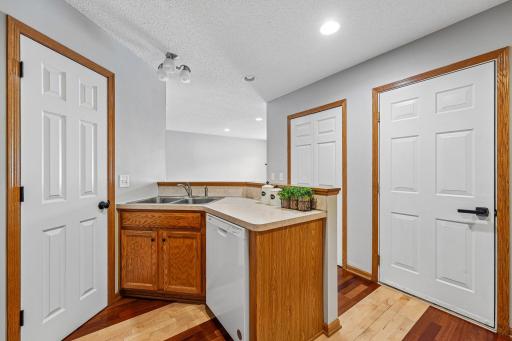 2744 Wagon Wheel Trail, Chaska, MN 55318