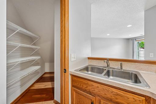 2744 Wagon Wheel Trail, Chaska, MN 55318