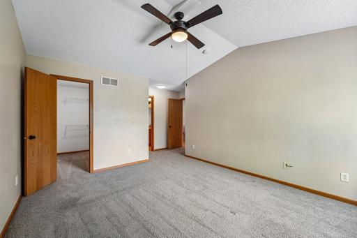 2744 Wagon Wheel Trail, Chaska, MN 55318