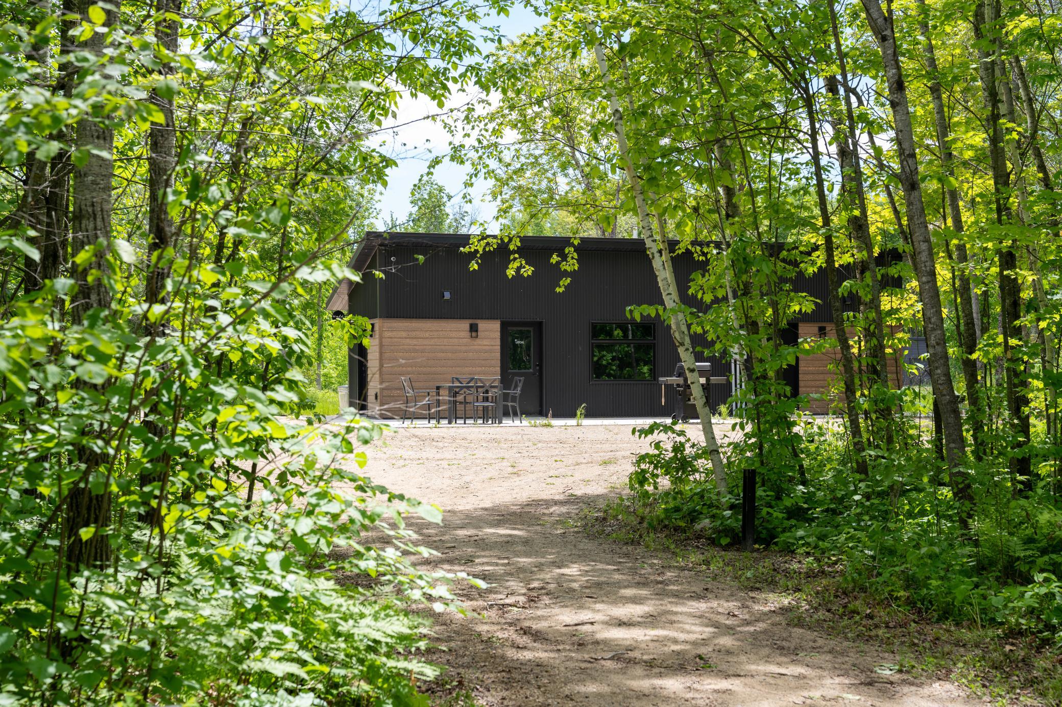 'The local'- shared space with 2 private bathrooms, kitchen, living/dining