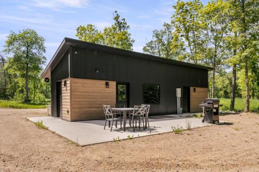 'The local'- shared space with 2 private bathrooms, kitchen, dining
