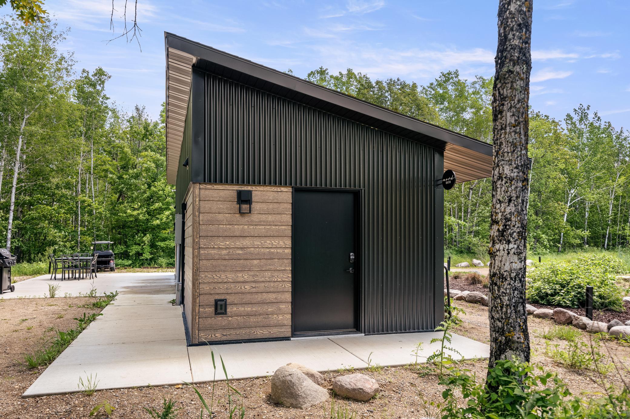 'The local'- shared space with 2 private bathrooms, kitchen, dining