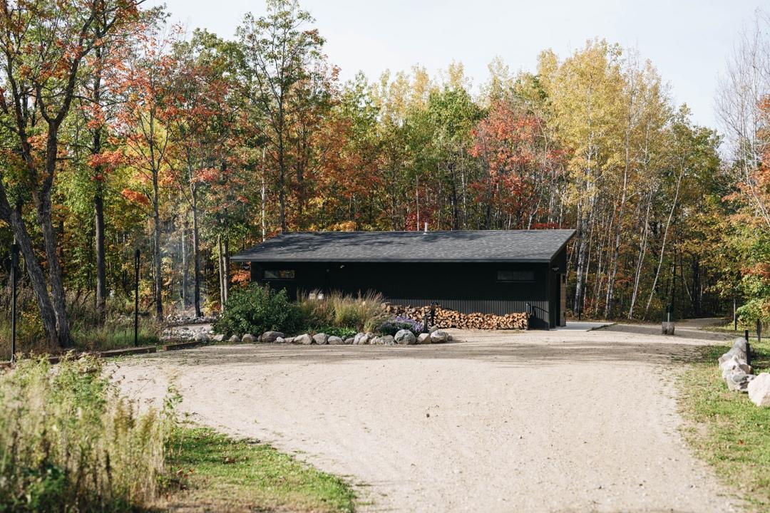'The local'- shared space with 2 private bathrooms, kitchen, dining