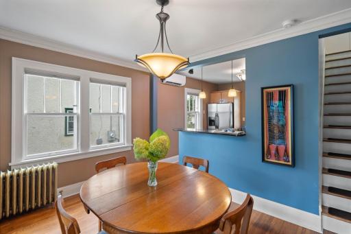 Breakfast bar with open kitchen layout