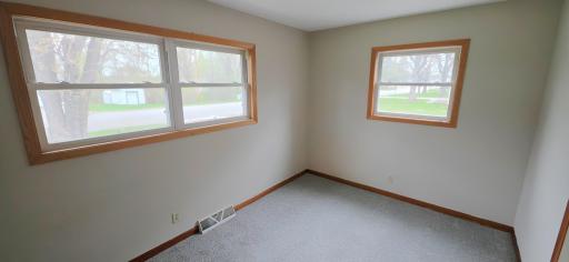610 8th Avenue SW, Little Falls, MN 56345