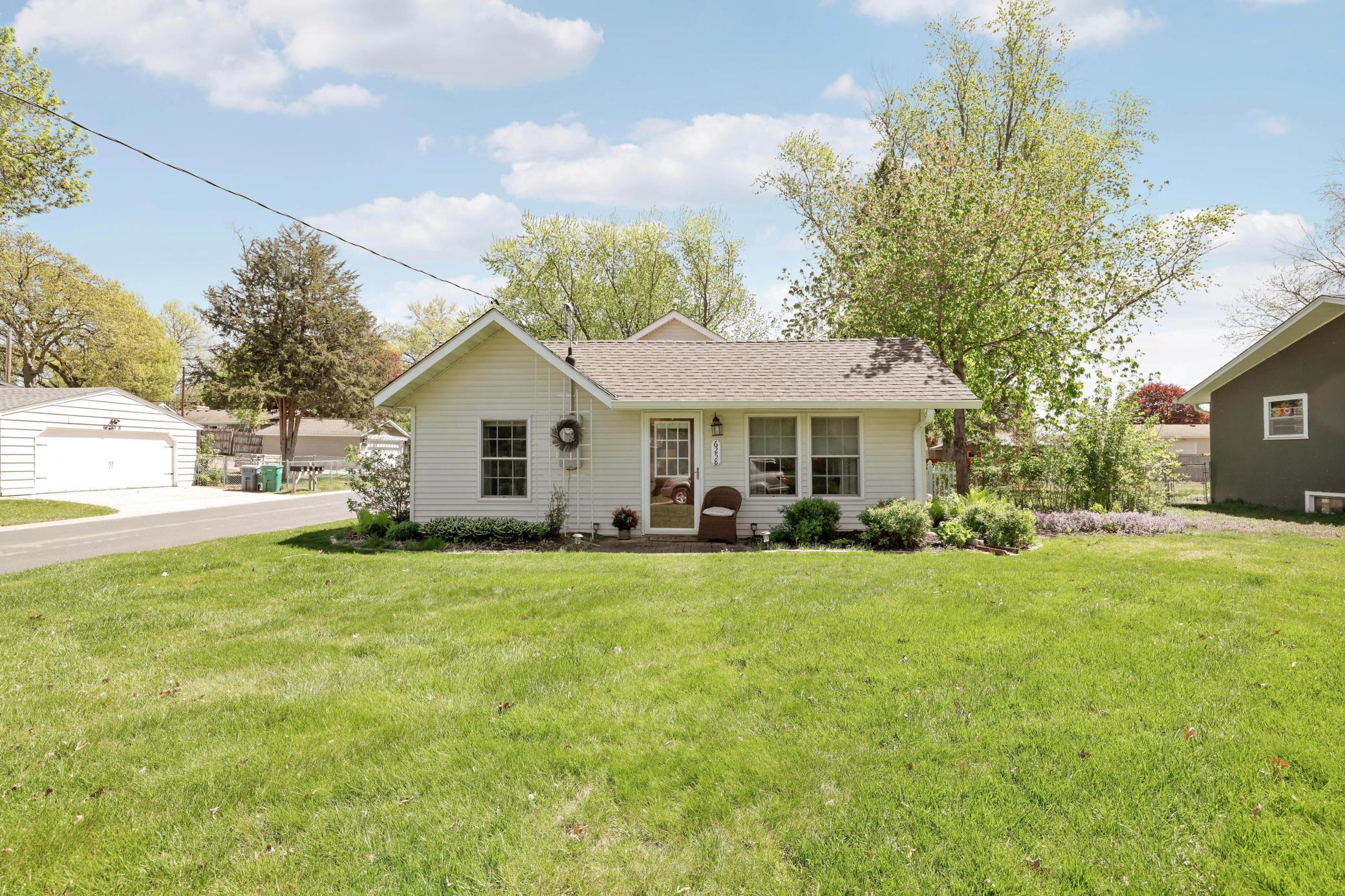 8710Photography-Web-Friendly-6258-Orleans-Ln-N-Maple-Grove-MN-55369-1.jpg
