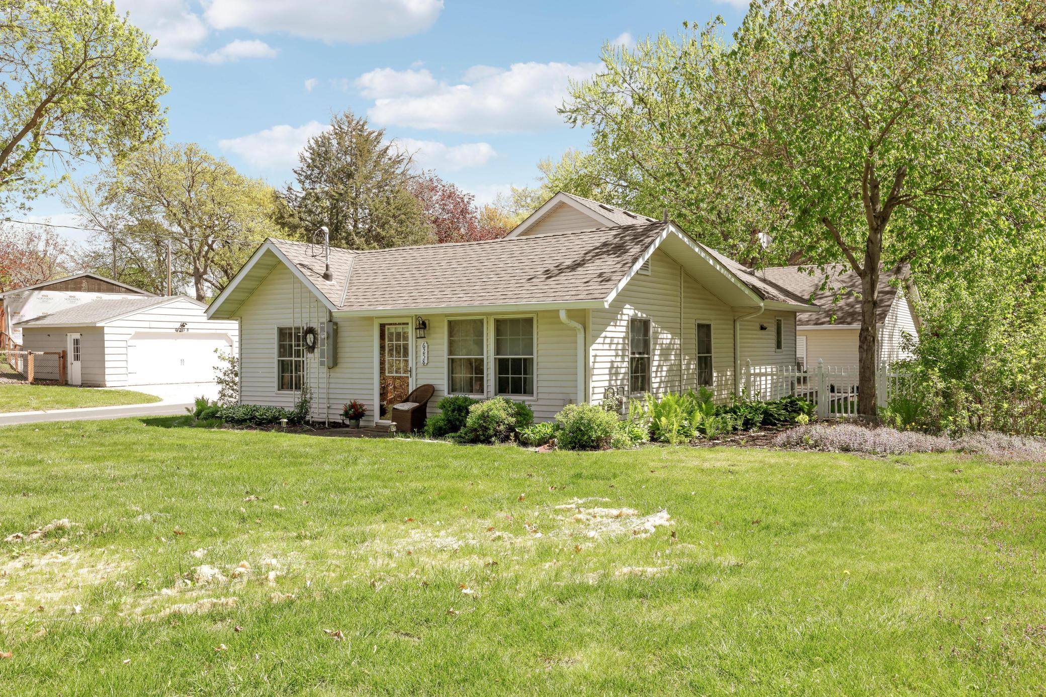 8710Photography-Web-Friendly-6258-Orleans-Ln-N-Maple-Grove-MN-55369-6.jpg