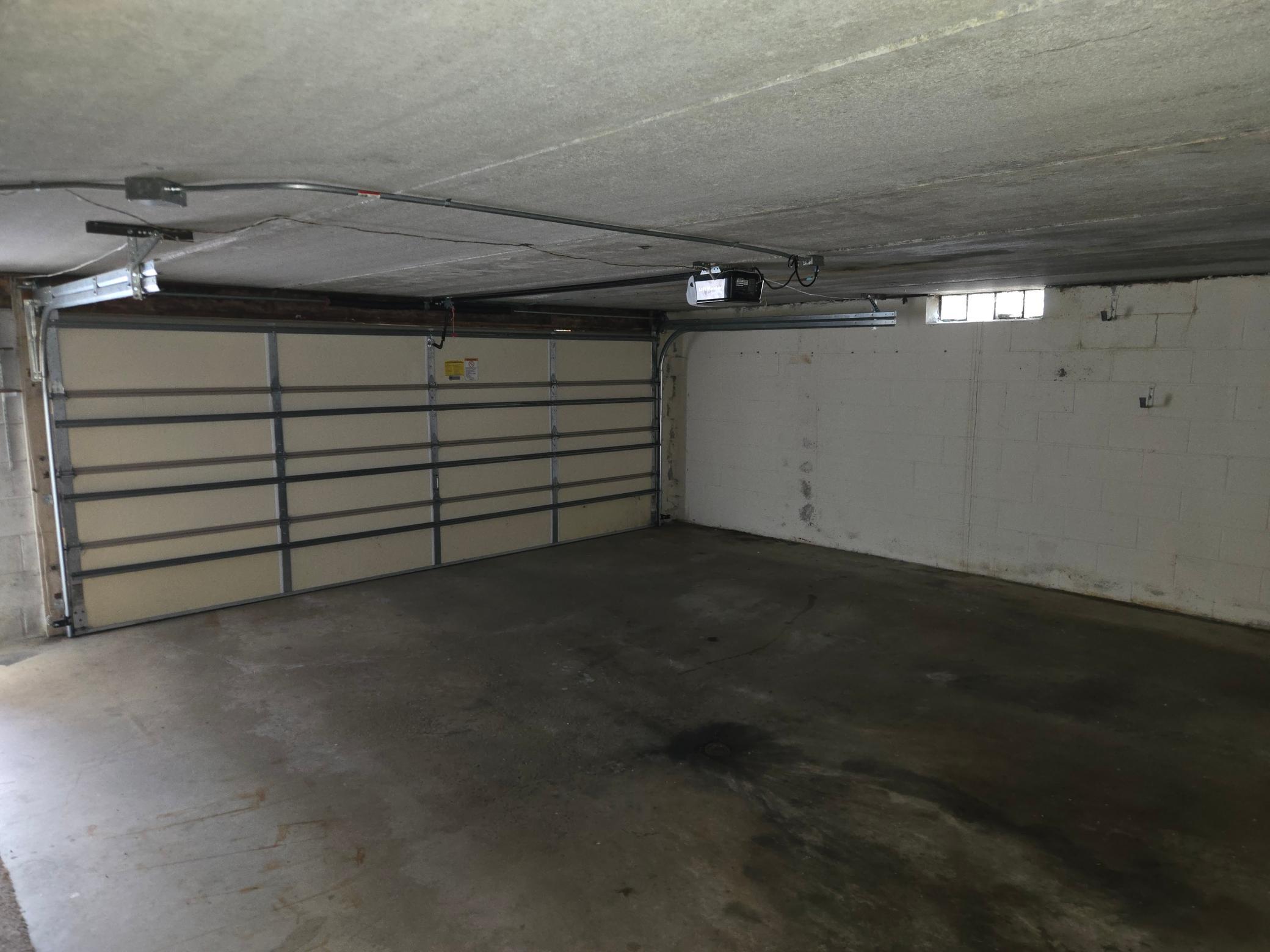 garage.jpg
