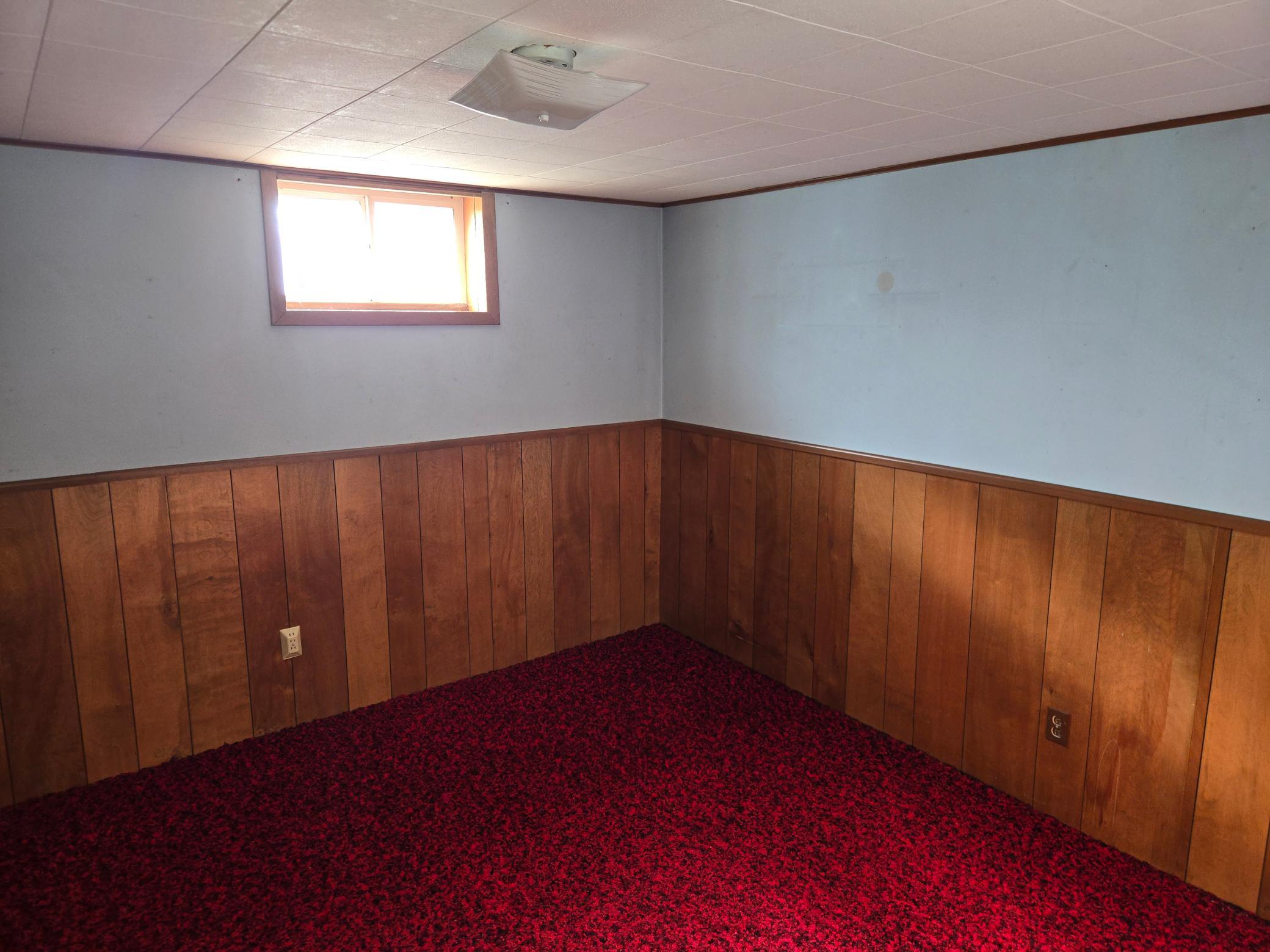 non conforming 4th bedroom.jpg