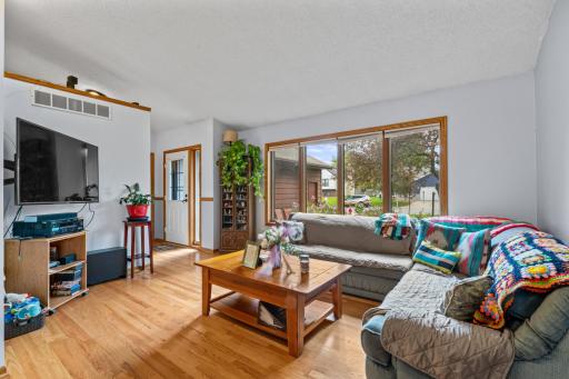 430 2nd Street SE, Plainview, MN 55964
