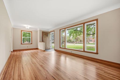 1015 Dionne Street, North Saint Paul, MN 55113