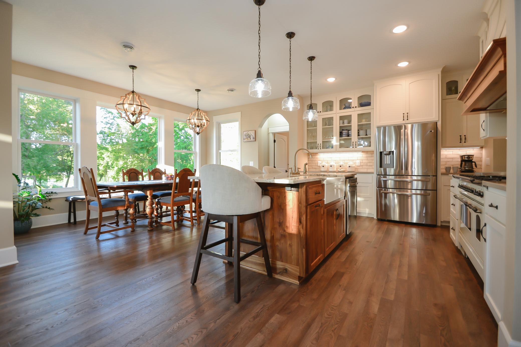Gourmet kitchen with undercabinet lighting