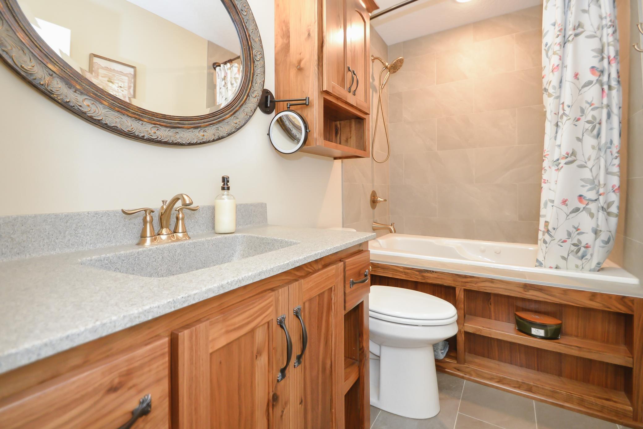 Upper level full bath
