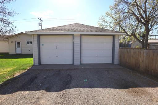 15 2nd Street SE, Hillsboro, ND 58045