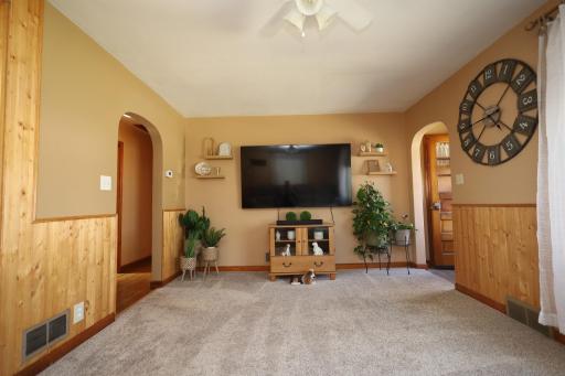 15 2nd Street SE, Hillsboro, ND 58045
