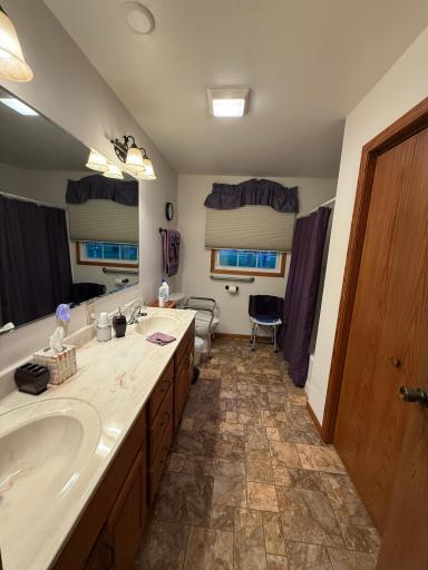 Main Floor Full Bath
