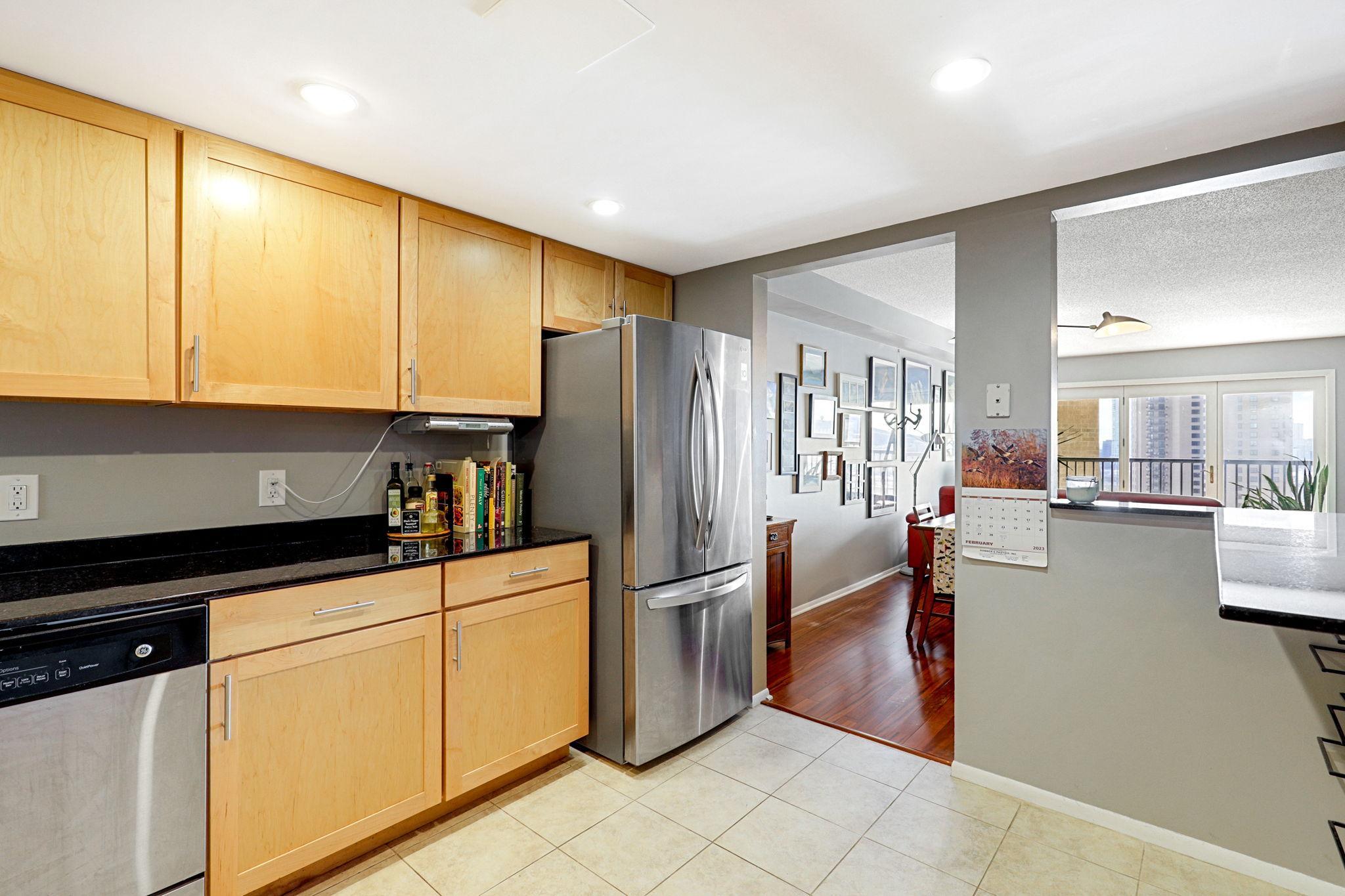 19-web-or-mls-110 1st Ave NE F1601, Minneapolis-19.jpg