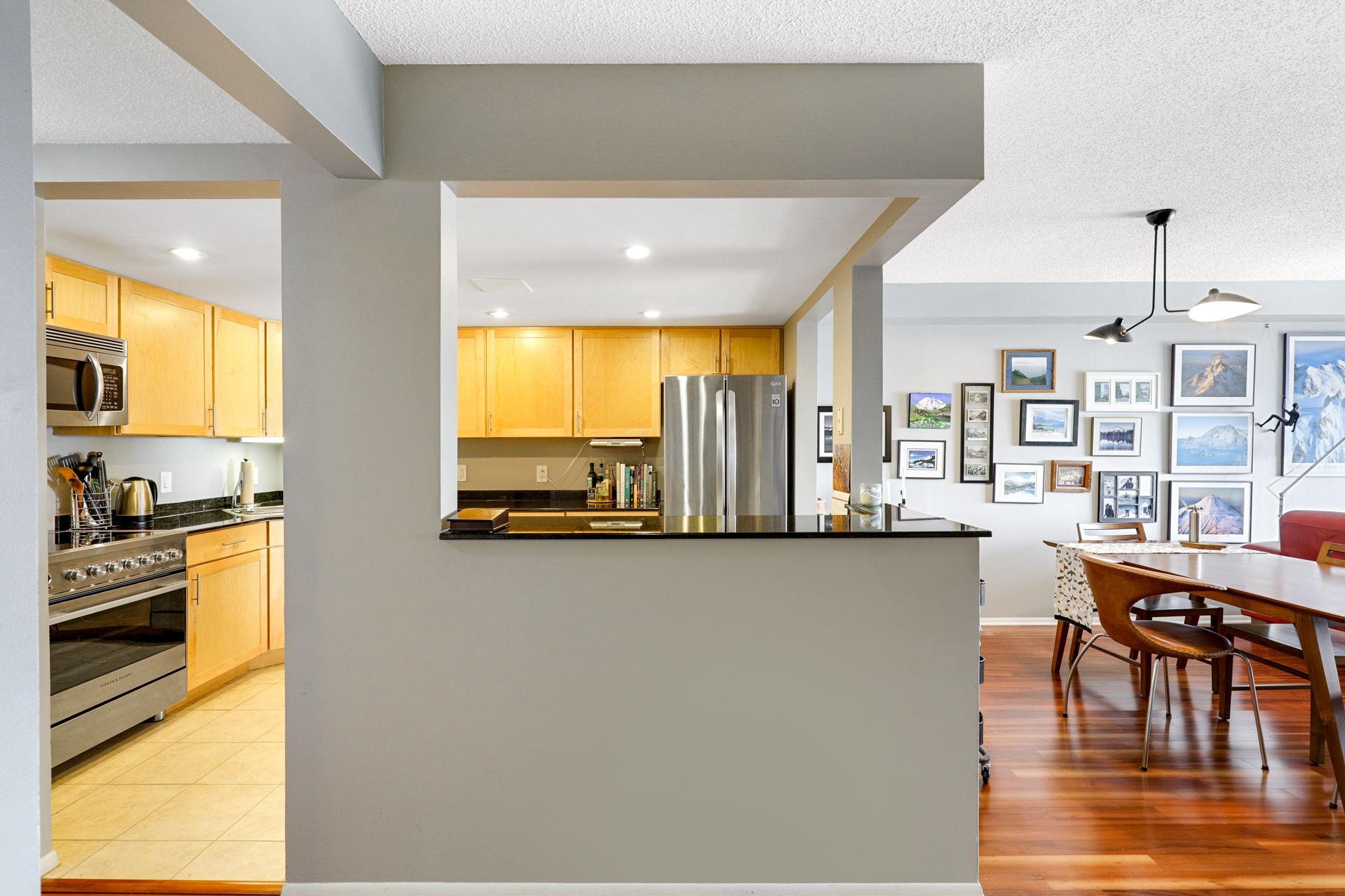14-web-or-mls-110 1st Ave NE F1601, Minneapolis-13.jpg